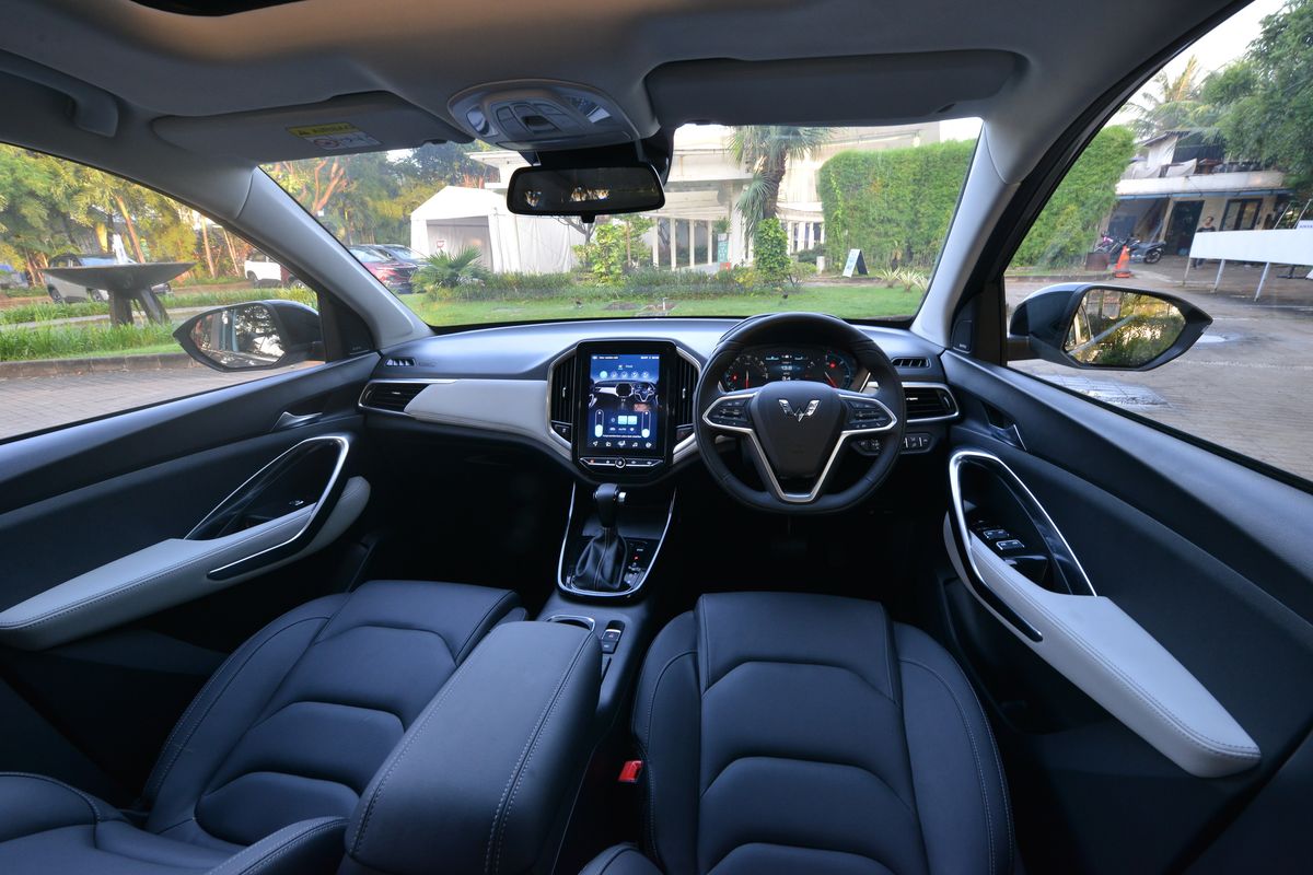 Wuling Almaz