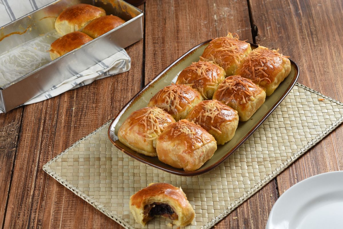 Kue Bolen