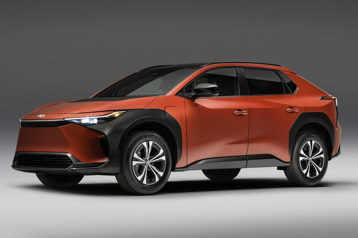 Mobil BZ4X Performa Ramah Lingkungan Dengan Gaya Modern