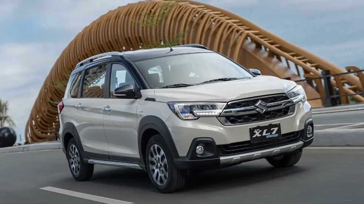 Suzuki XL7 Hybrid