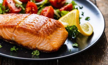 Steak Salmon Lezat Ala Restoran, Ini Dia 5 Cara Buatnya!