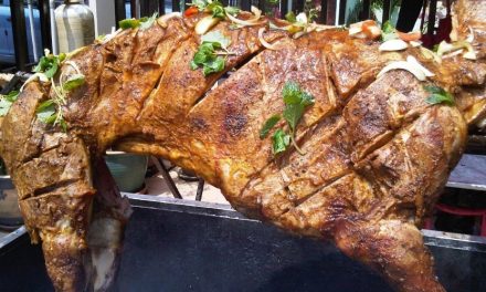 Kambing Guling, Sajian Istimewa Di Acara Spesial
