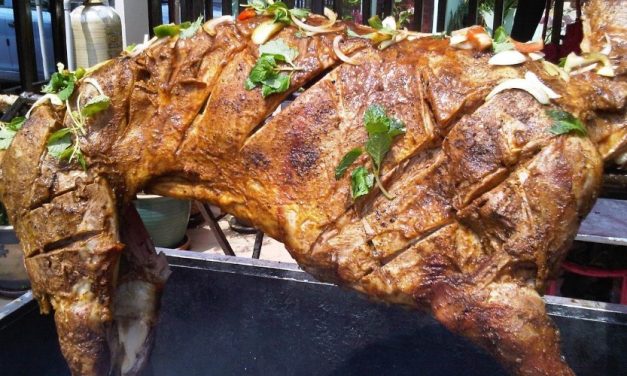 Kambing Guling, Sajian Istimewa Di Acara Spesial