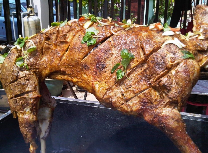 Kambing Guling, Sajian Istimewa Di Acara Spesial