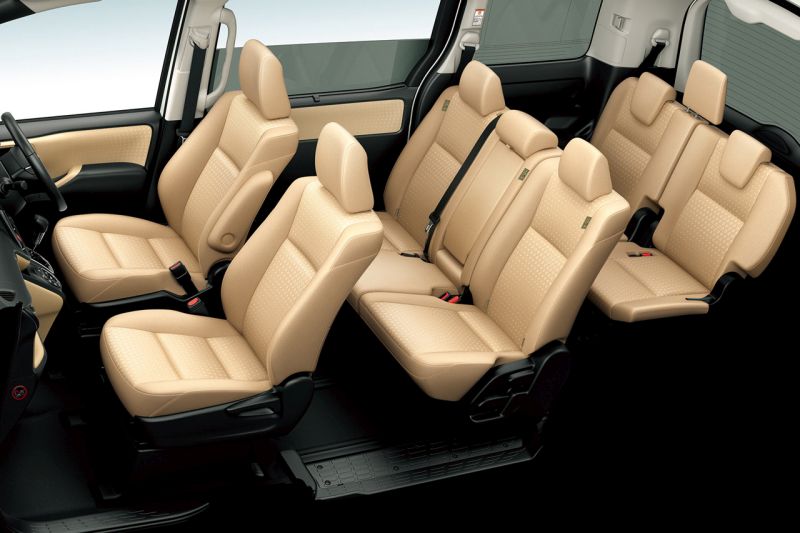 Toyota Voxy, MPV Keluarga Dengan Interior Premium