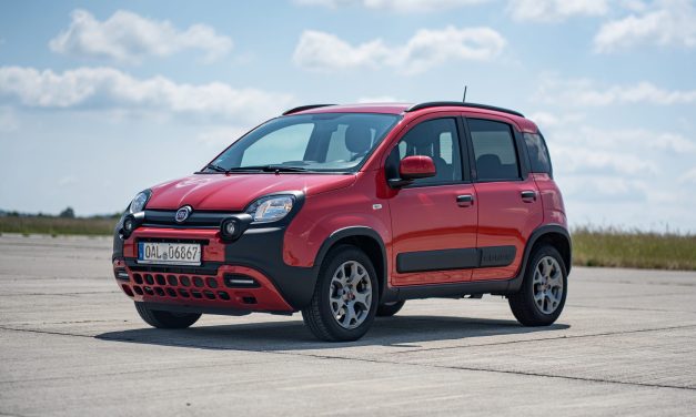Fiat Panda Mobil Kecil Yang Tangguh Dan Serbaguna