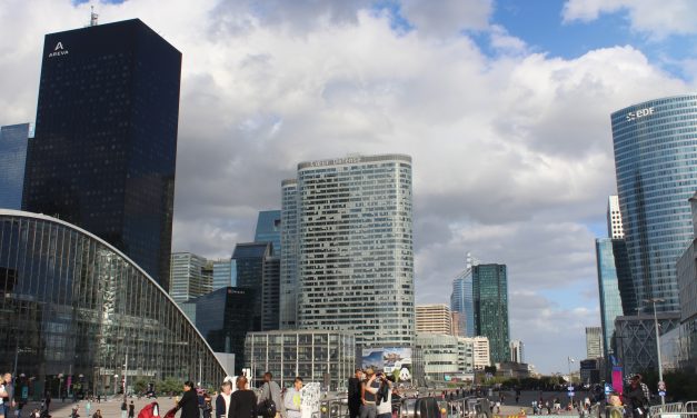 Kawasan La Défense Terkenal Arsitektur Futuristik Dan Modern