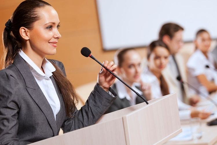 Teknik Praktis Meningkatkan Kemampuan Public Speaking